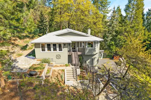 225 Nutley St, Ashland, OR 97520