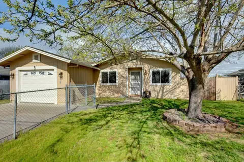 8225 Division Rd, White City, OR 97503