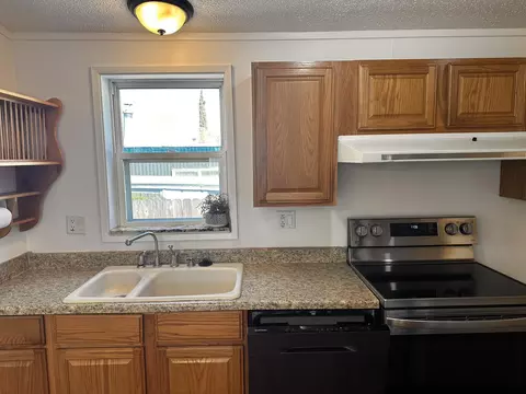 414 Stevens Rd UNIT 32, Eagle Point, OR 97524 photo 4