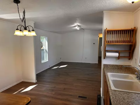 414 Stevens Rd UNIT 32, Eagle Point, OR 97524 photo 5