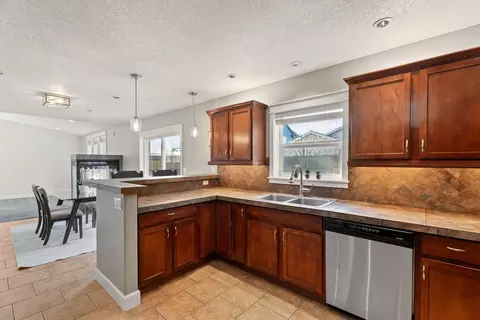 20309 Shetland Loop, Bend, OR 97703 photo 11
