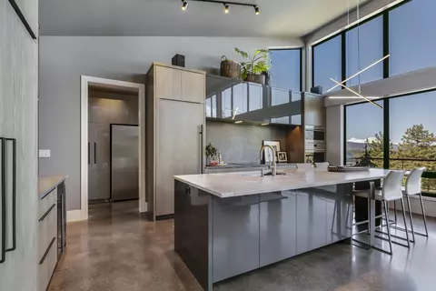 2060 NW Perspective Dr, Bend, OR 97703 photo 9
