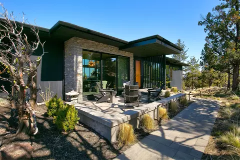 2060 NW Perspective Dr, Bend, OR 97703 photo 3