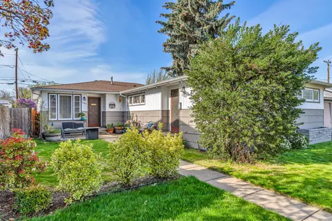 1043 W 13th St, Medford, OR 97501