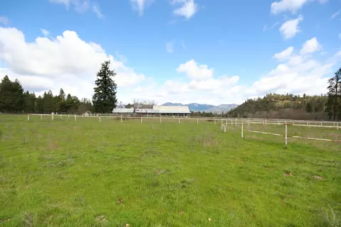 734 Powell Creek Rd, Williams, OR 97544