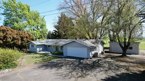 5366 Teresa Way, Central Point, OR 97502