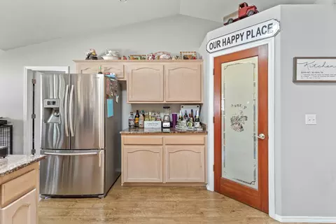 Entry Way - 307 Outback Ln, Glendale, OR 97442 photo 1 of 2