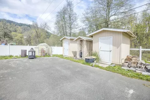 Exterior - 307 Outback Ln, Glendale, OR 97442 photo 10 of 10