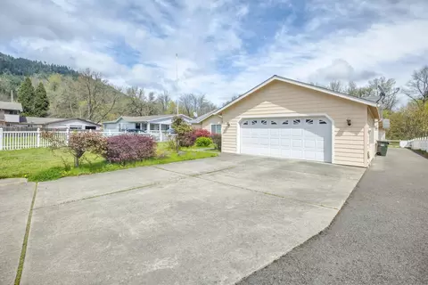 Exterior - 307 Outback Ln, Glendale, OR 97442 photo 2 of 10