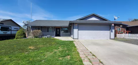 1077 NE Mahogany St, Prineville, OR 97754