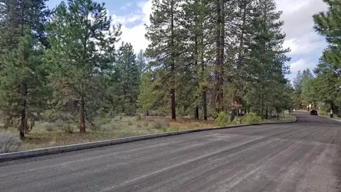 Pinebrook Boulevard, Bend, OR 97702 photo 2