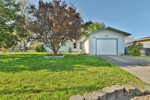 3025 Ingalls Dr, White City, OR 97503