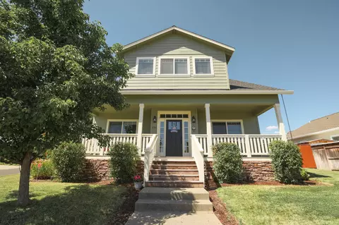601 Barton Rd, Eagle Point, OR 97524