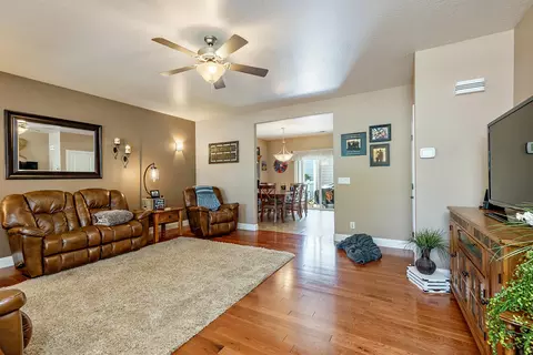 809 N Haskell St, Central Point, OR 97502 photo 6