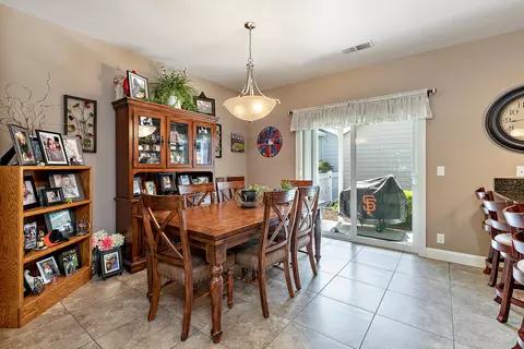 809 N Haskell St, Central Point, OR 97502 photo 8