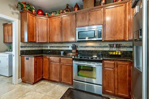 809 N Haskell St, Central Point, OR 97502 photo 11