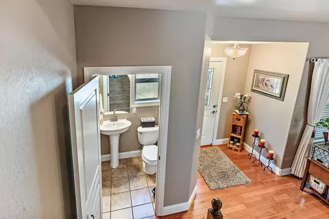 809 N Haskell St, Central Point, OR 97502 photo 28