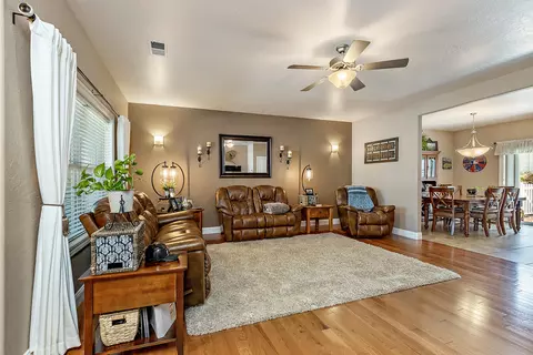809 N Haskell St, Central Point, OR 97502 photo 5