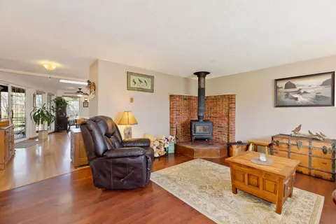 62995 Clyde Ln, Bend, OR 97701 photo 5