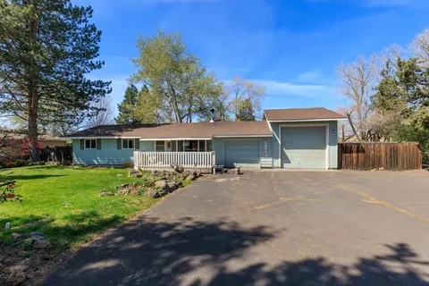 62995 Clyde Ln, Bend, OR 97701 photo 3