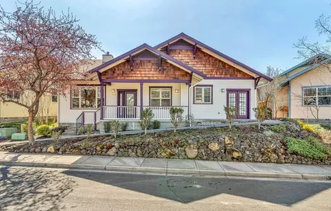 760 Creek Stone Way, Ashland, OR 97520