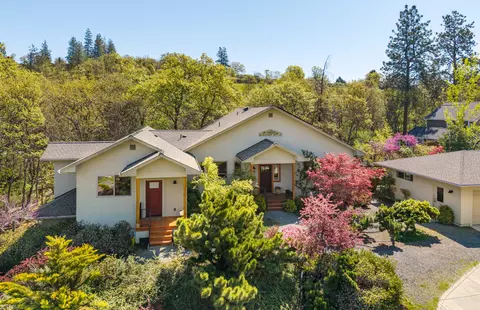 130 Westwood St, Ashland, OR 97520