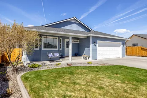 7415 Golden Trl, Klamath Falls, OR 97603