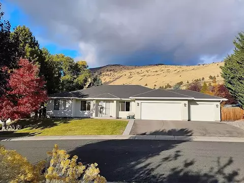 881 Rosemont Ct, Klamath Falls, OR 97603