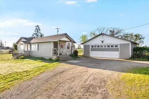 7365 Blackwell Rd, Central Point, OR 97502
