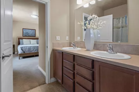 Bath - 60898 Garrison Dr, Bend, OR 97702 photo 1 of 2