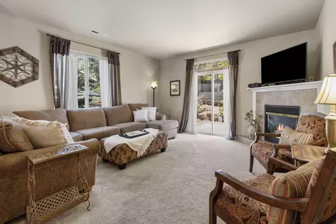 Living - 60898 Garrison Dr, Bend, OR 97702 photo 1 of 2