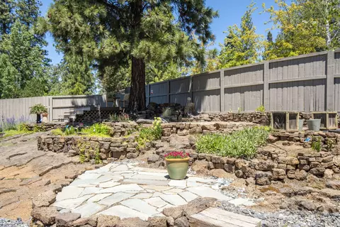 Exterior - 60898 Garrison Dr, Bend, OR 97702 photo 6 of 9