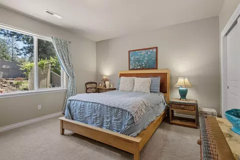 Bedroom - 60898 Garrison Dr, Bend, OR 97702 photo 2 of 3