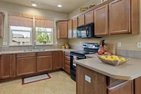 Kitchen - 60898 Garrison Dr, Bend, OR 97702 photo 1 of 2