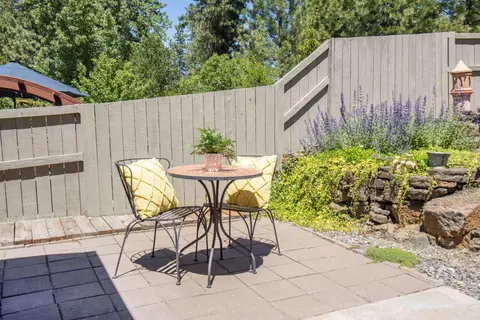 Exterior - 60898 Garrison Dr, Bend, OR 97702 photo 8 of 9