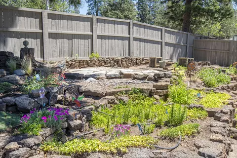 Exterior - 60898 Garrison Dr, Bend, OR 97702 photo 9 of 9