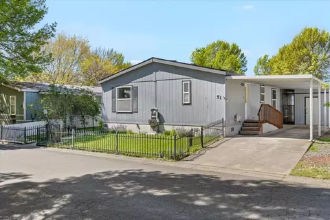 633 E Archwood Dr UNIT 51, Eagle Point, OR 97524