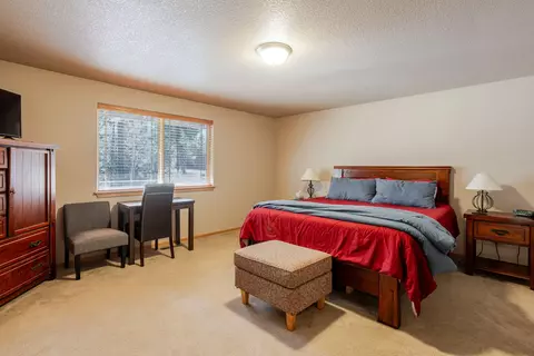 Bedroom - 17119 Norwalk Rd, Bend, OR 97707 photo 2 of 7