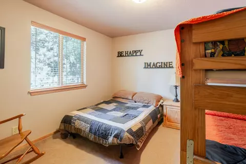 Bedroom - 17119 Norwalk Rd, Bend, OR 97707 photo 7 of 7