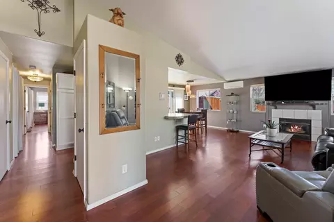 2379 Mountain Willow Dr, Bend, OR 97701 photo 3