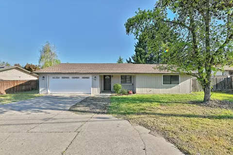 2429 E Barnett Rd, Medford, OR 97504