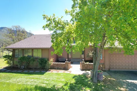 8264 Highway 238, Jacksonville, OR 97530