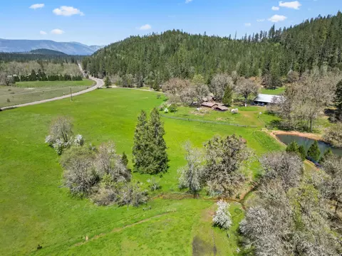 7589 Takilma Rd, Cave Junction, OR 97523