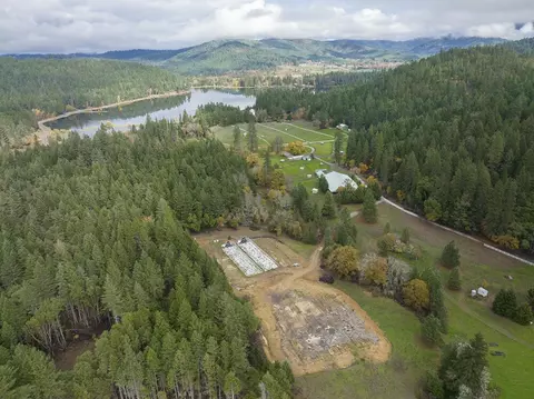 185 S Shore Dr, Selma, OR 97538