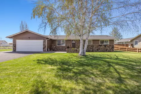 5680 Bartlett Ave, Klamath Falls, OR 97603