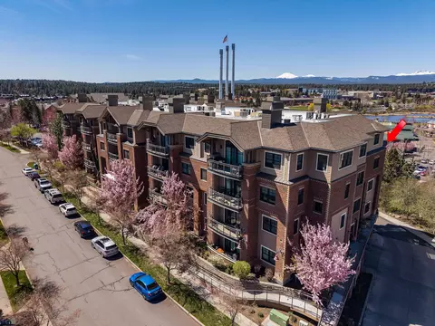 363 SW Bluff Dr #310, Bend, OR 97702