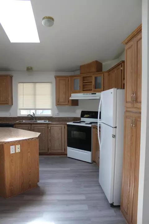 633 E Archwood Dr #74, Eagle Point, OR 97524 photo 9