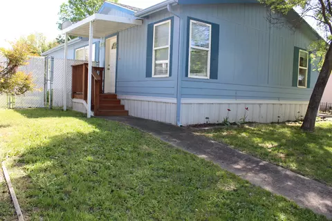 633 E Archwood Dr #74, Eagle Point, OR 97524 photo 2