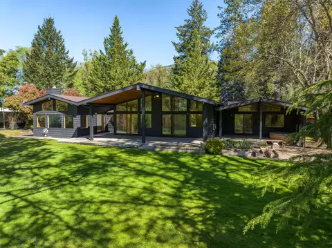 4839 Averill Dr, Grants Pass, OR 97526
