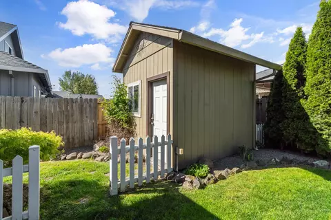902 Crystal Dr, Eagle Point, OR 97524 photo 18
